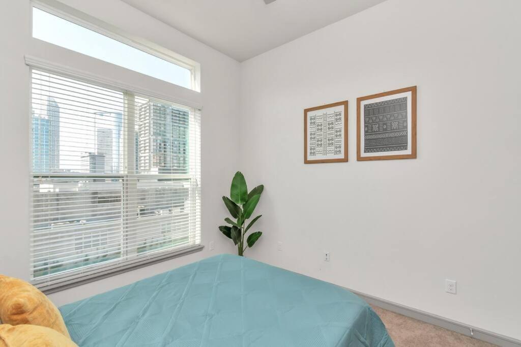Penthouse Cool-Oasis-In-Houston-Rental Car Available-View-Great-Sleep 외부 사진
