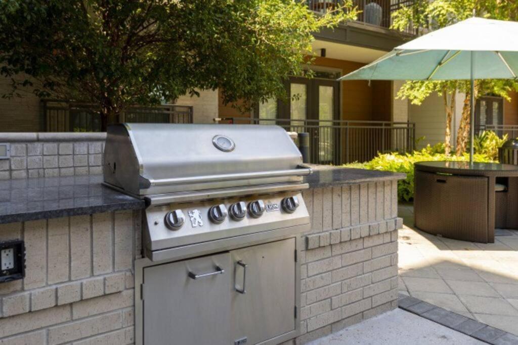 Penthouse Cool-Oasis-In-Houston-Rental Car Available-View-Great-Sleep 외부 사진