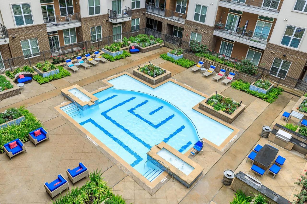 Penthouse Cool-Oasis-In-Houston-Rental Car Available-View-Great-Sleep 외부 사진